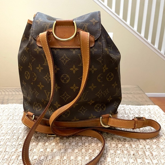 Backpack - Picture 12 of 12